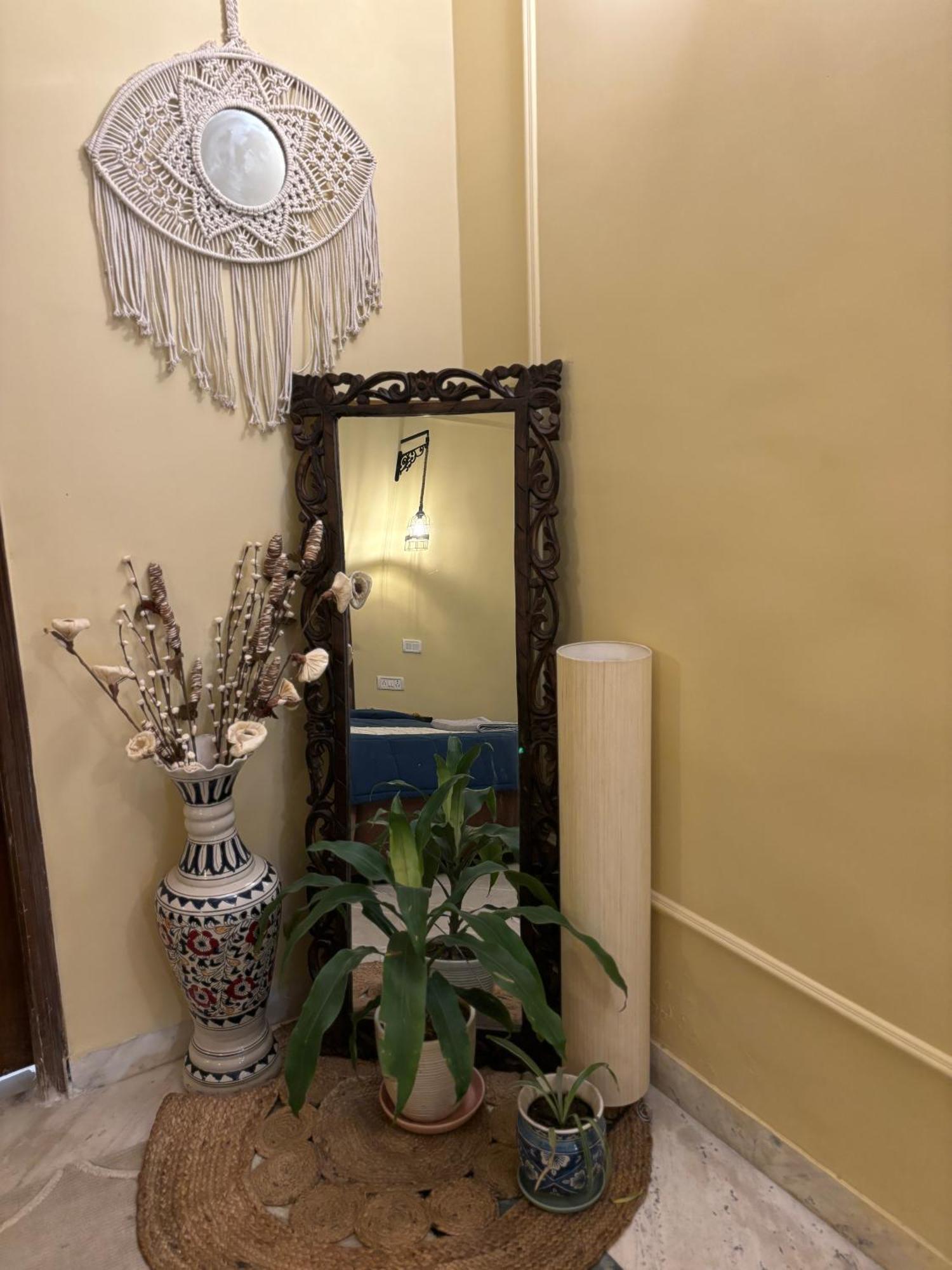 Atharva'S Homestay By Goaround Homes - Nehru Enclave Metro, South Delhi Yeni Delhi Dış mekan fotoğraf