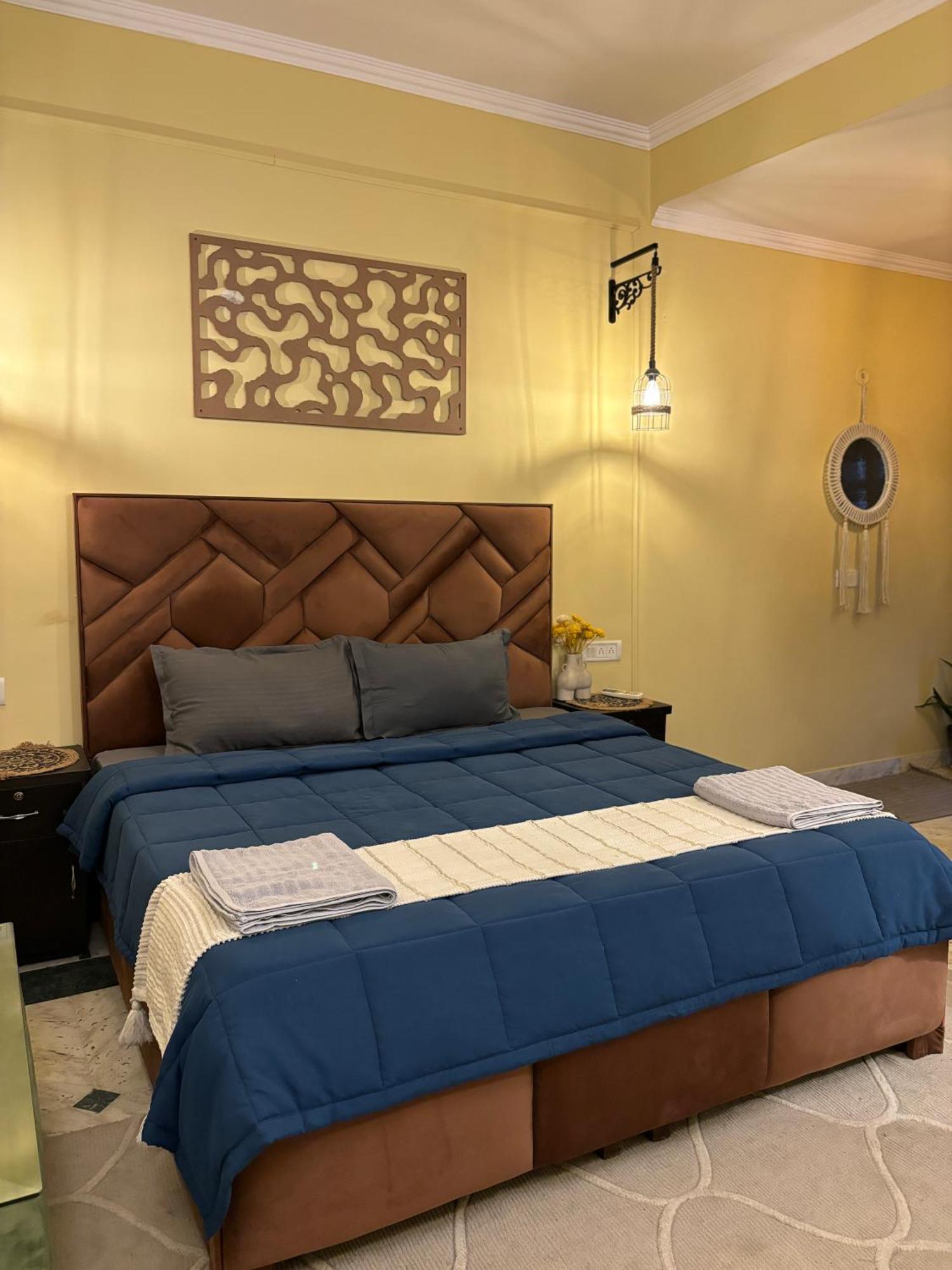 Atharva'S Homestay By Goaround Homes - Nehru Enclave Metro, South Delhi Yeni Delhi Dış mekan fotoğraf