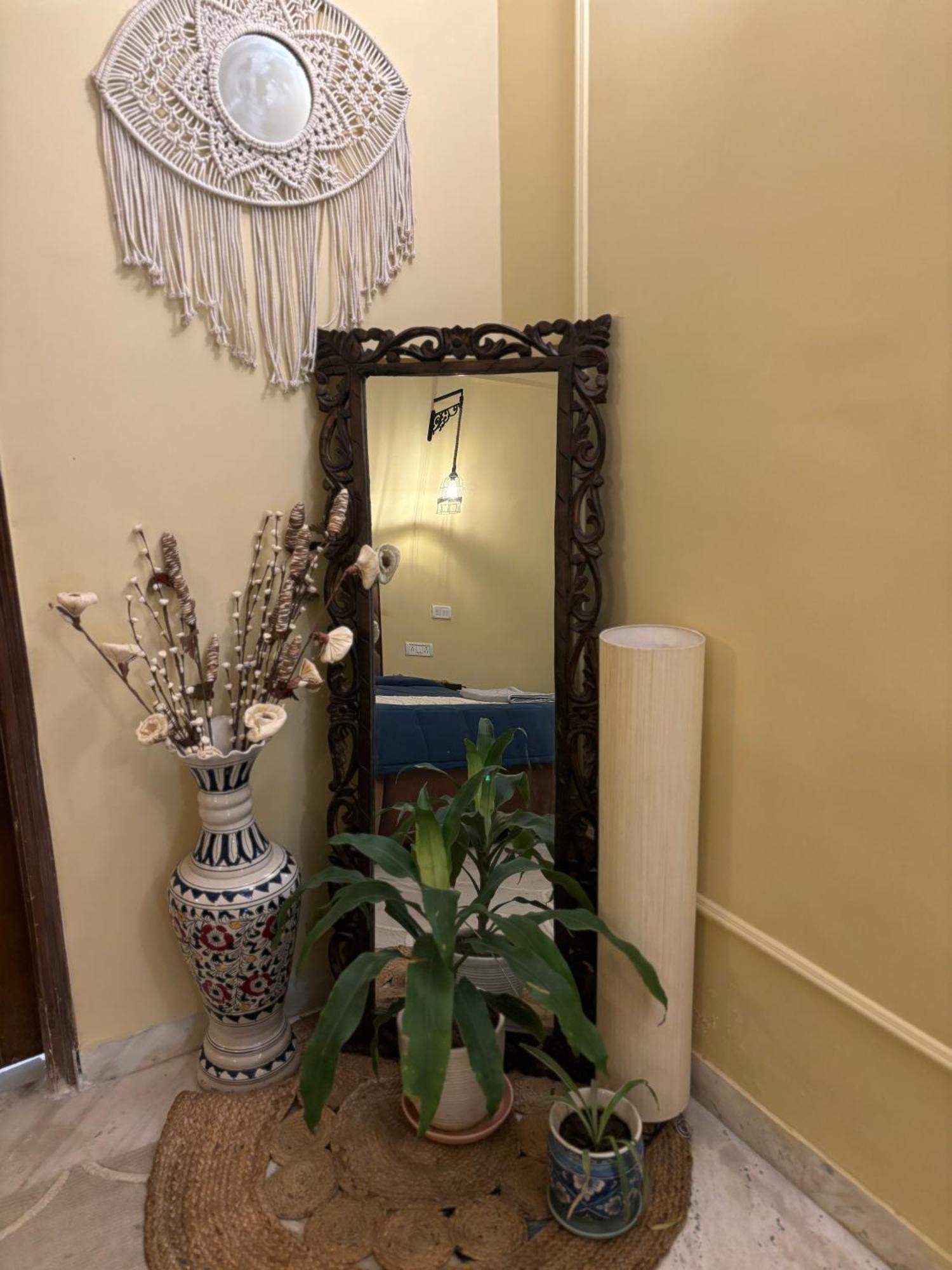Atharva'S Homestay By Goaround Homes - Nehru Enclave Metro, South Delhi Yeni Delhi Dış mekan fotoğraf