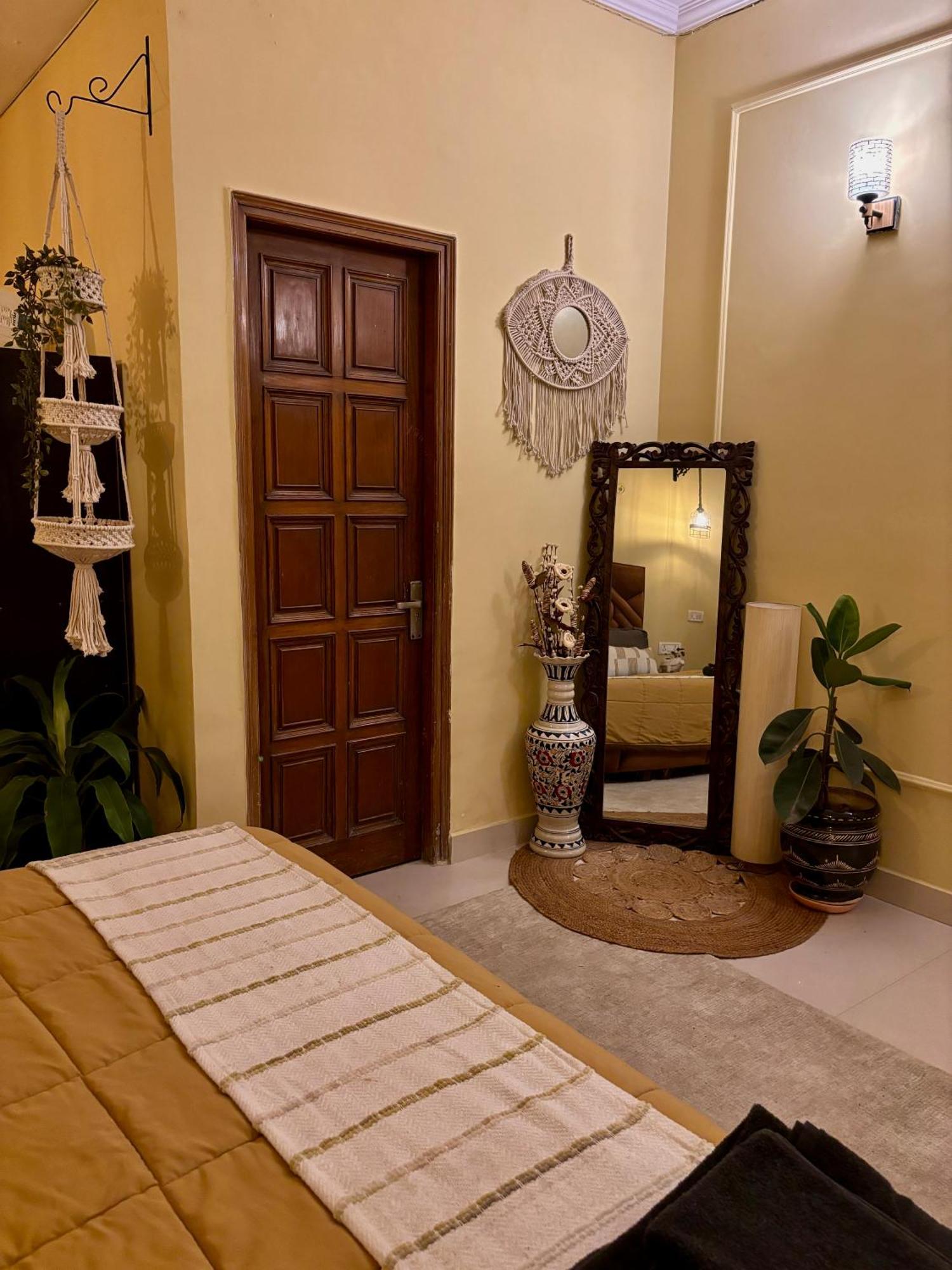 Atharva'S Homestay By Goaround Homes - Nehru Enclave Metro, South Delhi Yeni Delhi Dış mekan fotoğraf