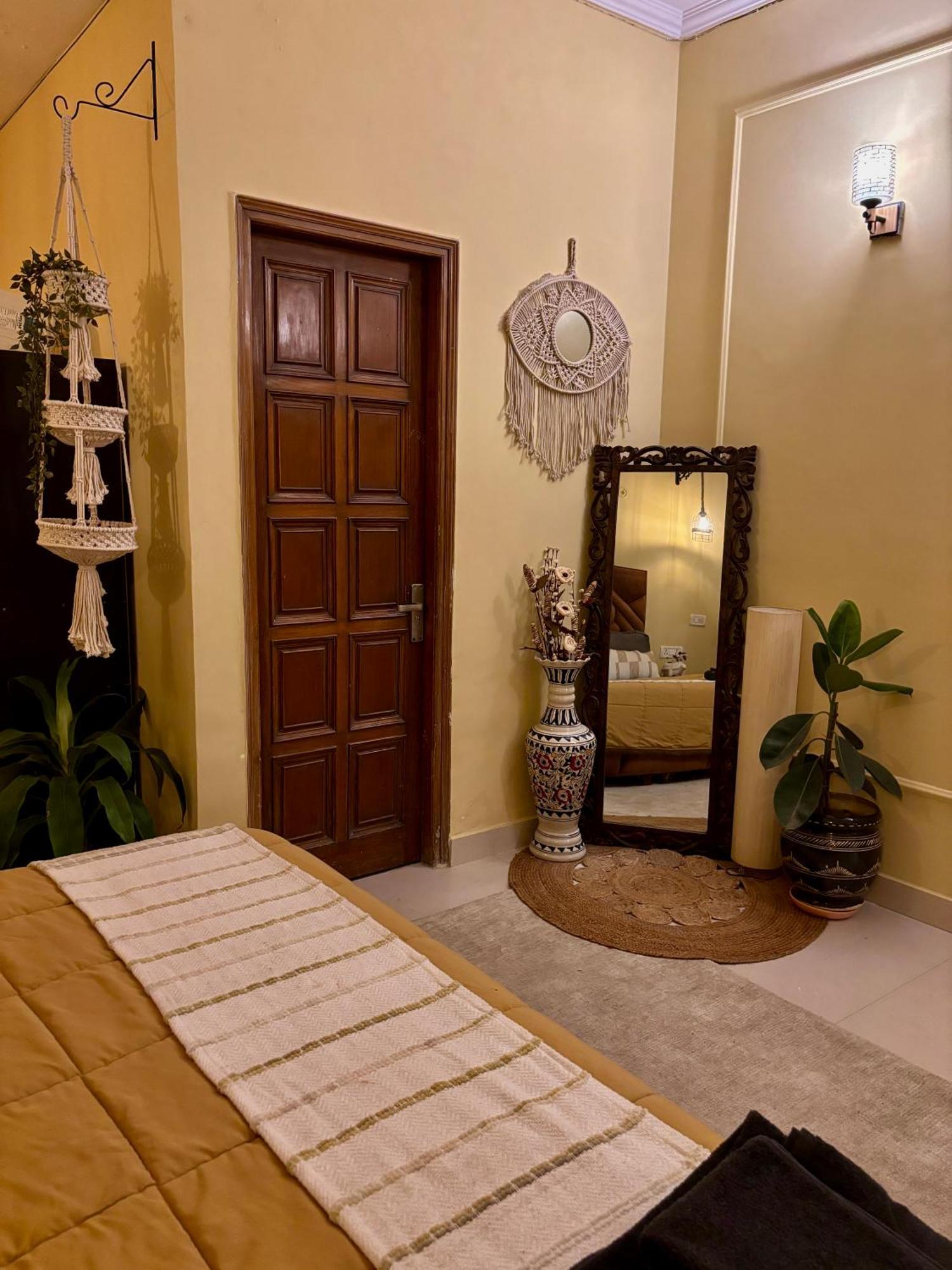 Atharva'S Homestay By Goaround Homes - Nehru Enclave Metro, South Delhi Yeni Delhi Dış mekan fotoğraf