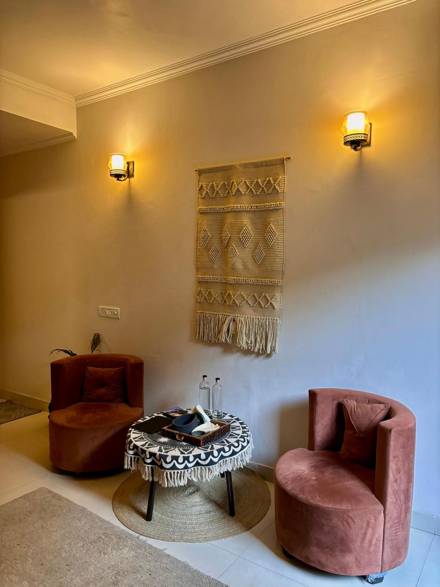Atharva'S Homestay By Goaround Homes - Nehru Enclave Metro, South Delhi Yeni Delhi Dış mekan fotoğraf