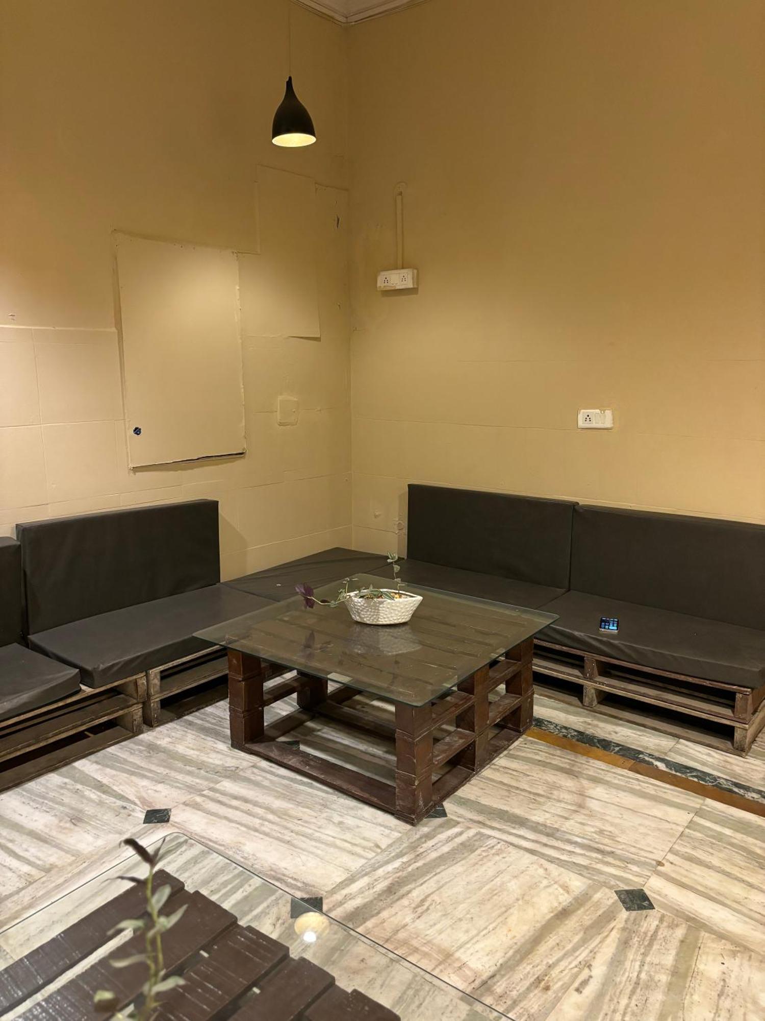 Atharva'S Homestay By Goaround Homes - Nehru Enclave Metro, South Delhi Yeni Delhi Dış mekan fotoğraf