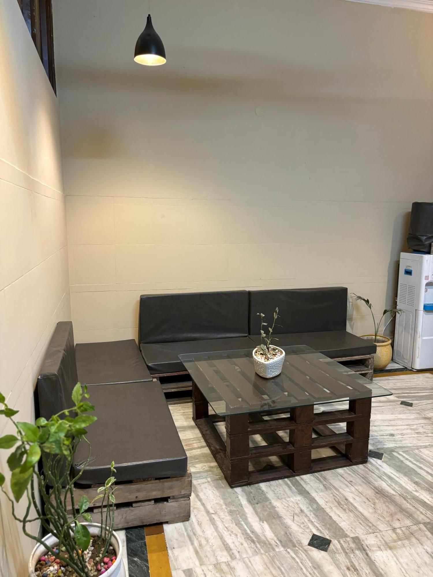 Atharva'S Homestay By Goaround Homes - Nehru Enclave Metro, South Delhi Yeni Delhi Dış mekan fotoğraf