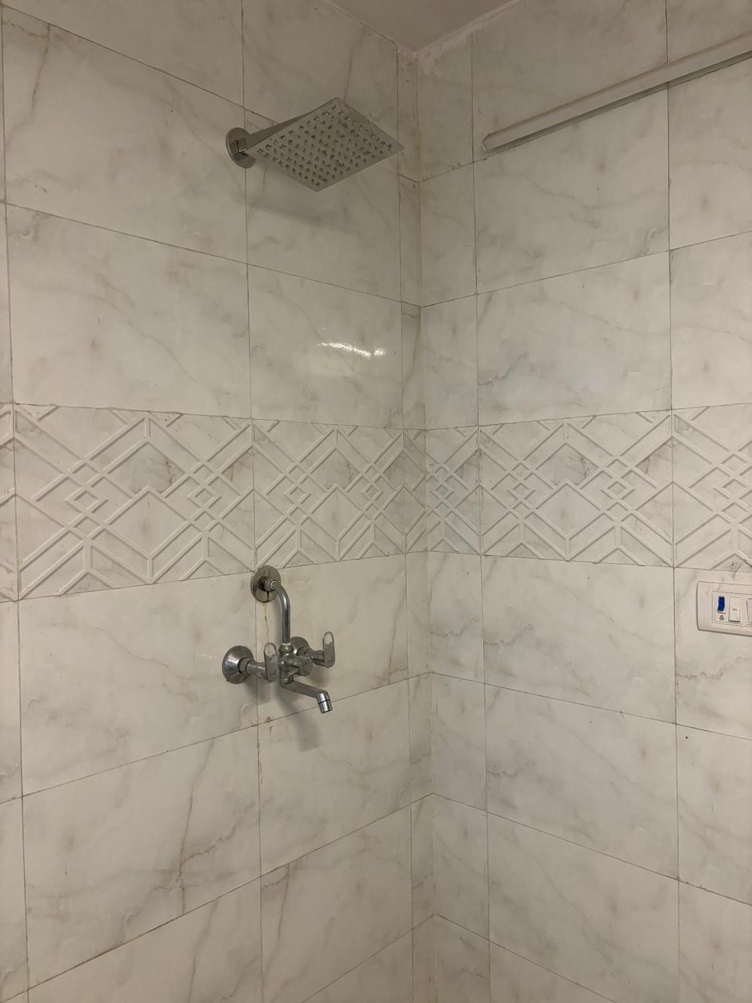 Atharva'S Homestay By Goaround Homes - Nehru Enclave Metro, South Delhi Yeni Delhi Dış mekan fotoğraf