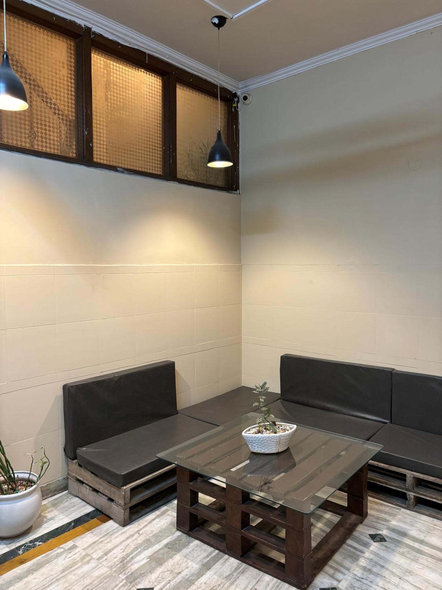 Atharva'S Homestay By Goaround Homes - Nehru Enclave Metro, South Delhi Yeni Delhi Dış mekan fotoğraf