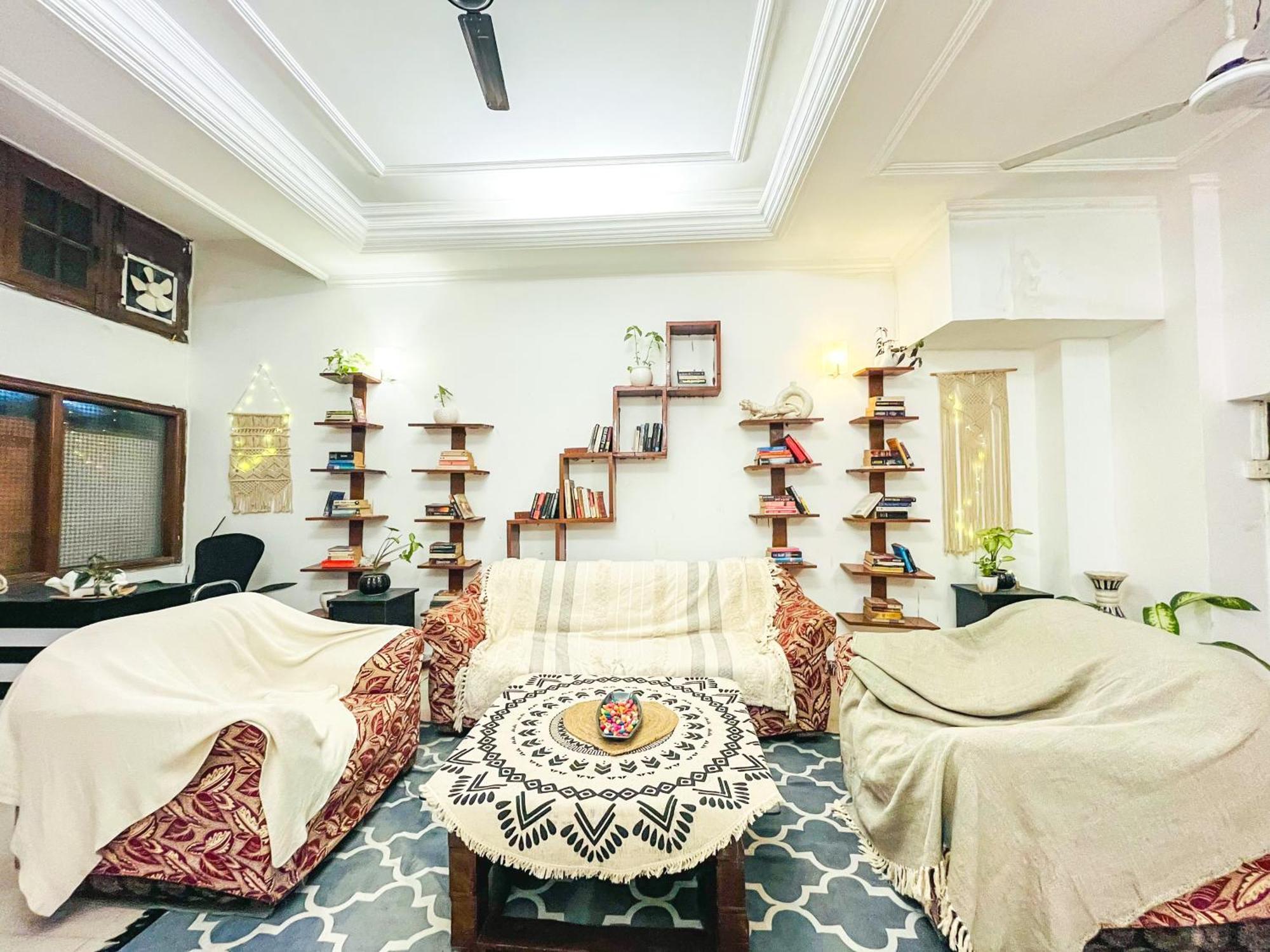 Atharva'S Homestay By Goaround Homes - Nehru Enclave Metro, South Delhi Yeni Delhi Dış mekan fotoğraf