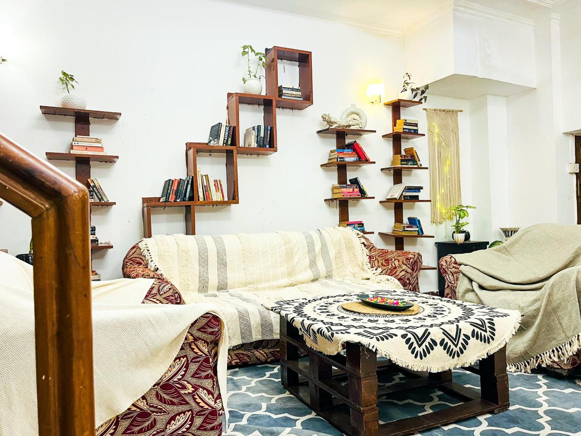 Atharva'S Homestay By Goaround Homes - Nehru Enclave Metro, South Delhi Yeni Delhi Dış mekan fotoğraf