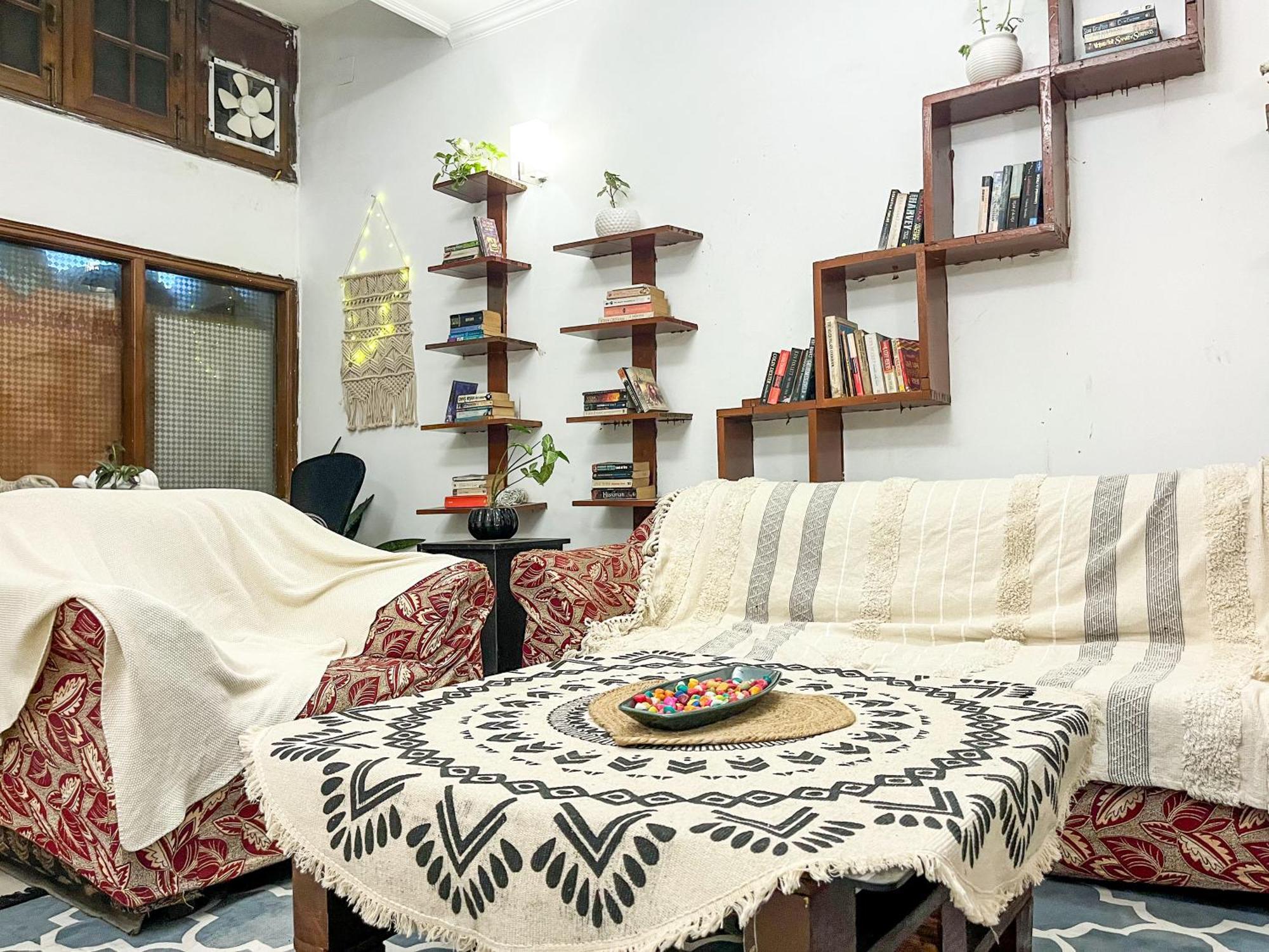 Atharva'S Homestay By Goaround Homes - Nehru Enclave Metro, South Delhi Yeni Delhi Dış mekan fotoğraf